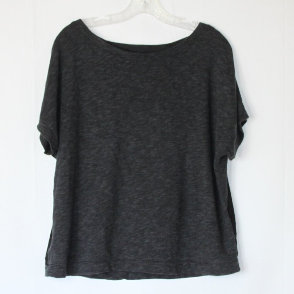 FOREVER 21 WOMENS GRAY BLACK SHORT SLEEVE SHORT WAISTED TOP SZ M LACE BACK